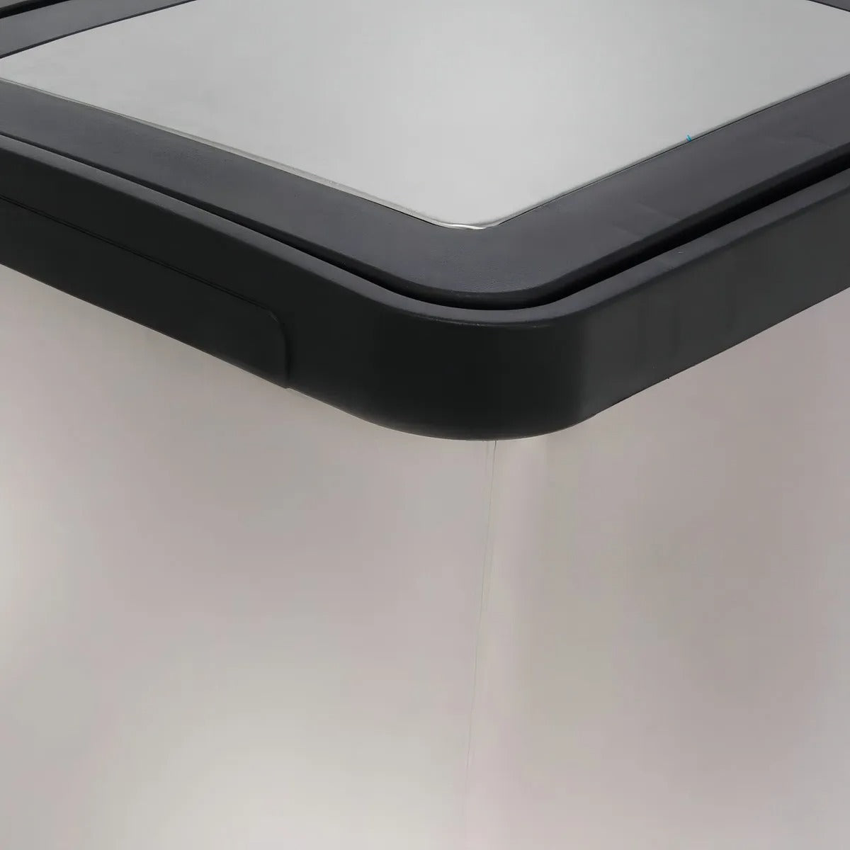 Basurero Moderno De 15 Litros Acero Inoxidable